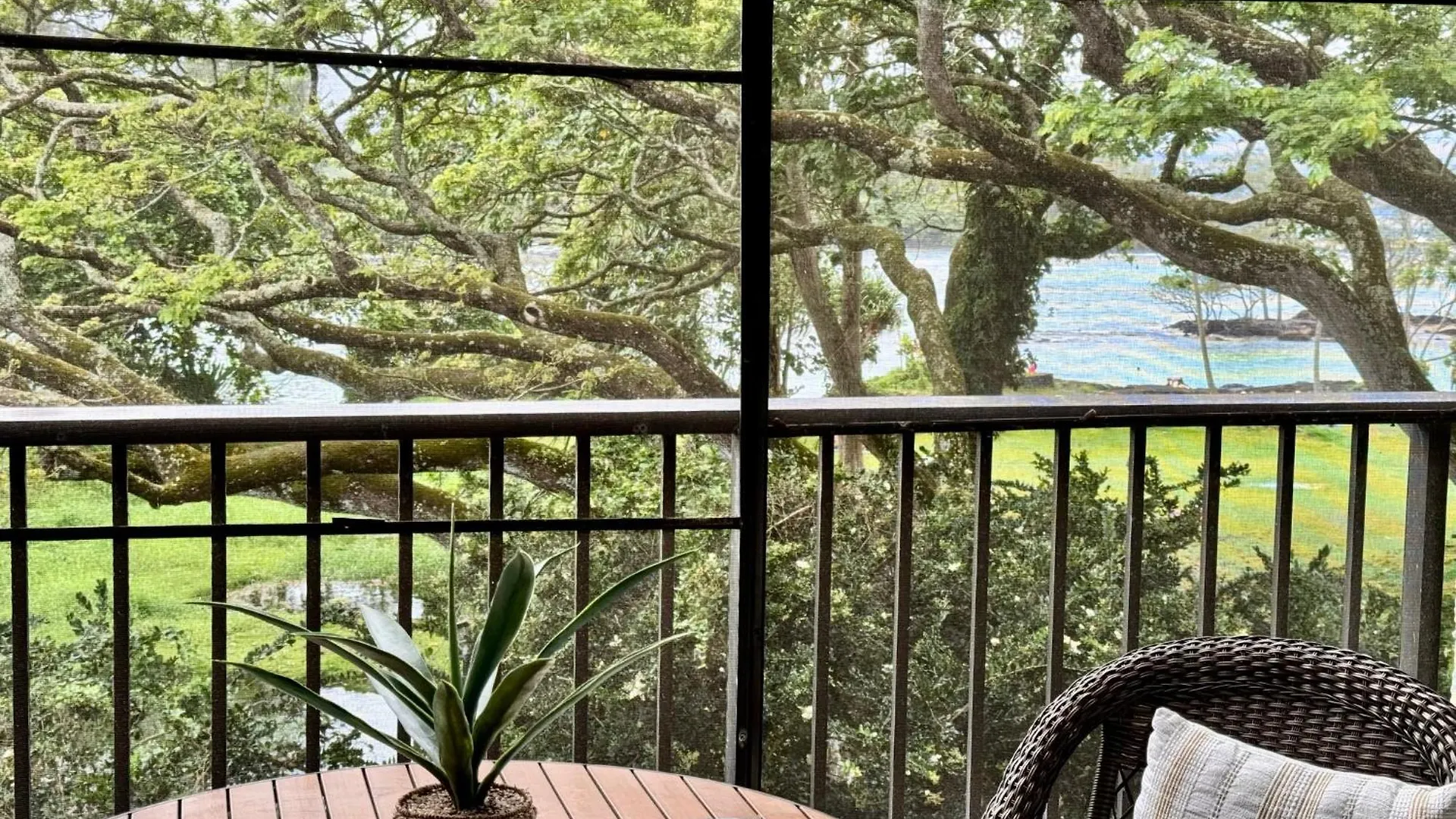 Apartahotel Ocean View Mauna Loa Shores Kai Ekahi #201 Next To Carlsmith Beach Park Hilo Hi